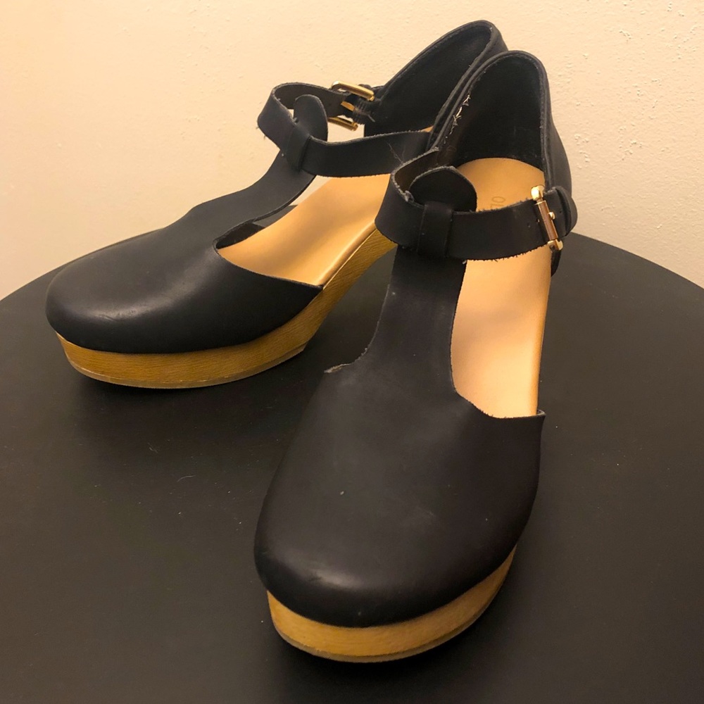 Old Navy Heeled Black Clogs